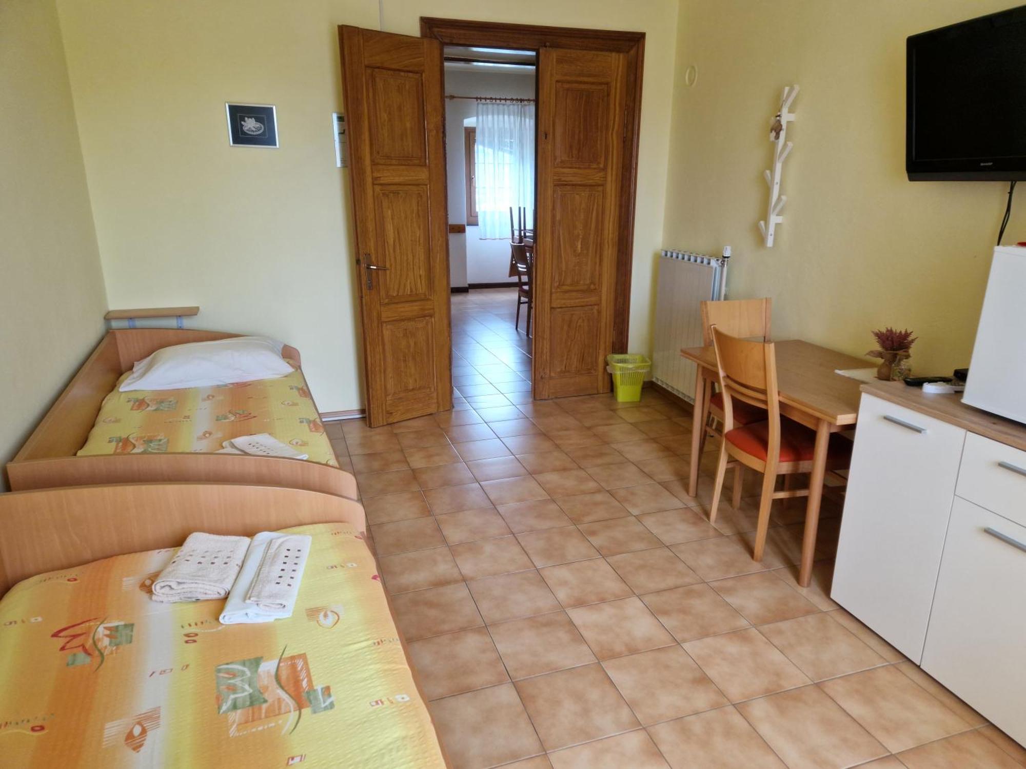 Apartma In Soba Vipavski Kriz Ajdovščina Habitación foto